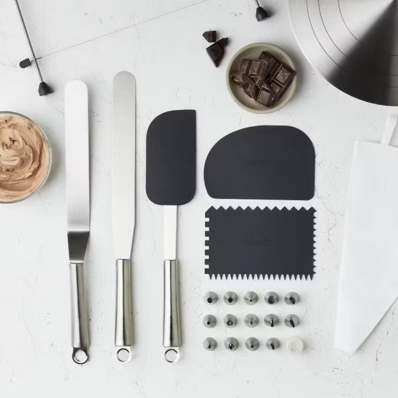 Лопатки, шпатели и скребки: как выбрать идеального помощника для домашнего кондитера Лопатки, шпатели и скребки: как выбрать идеального помощника для домашнего кондитера