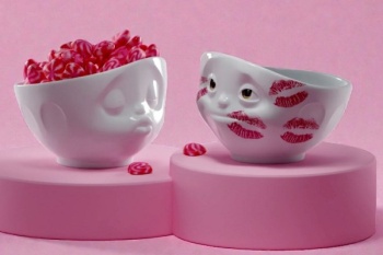 Подарите улыбку вашему столу: новая чаша 'Поцелуй' от немецкого бренда Tassen