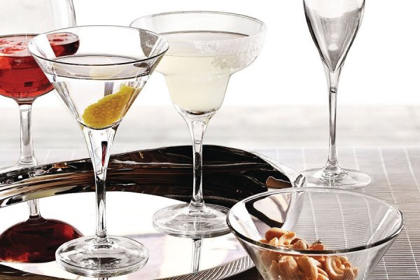 Бокалы для коктейлей с мартини и Маргариты