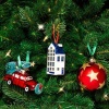 Новогоднее украшение из стекла Vondels "Красная машина с елкой" 5.5см детальная картинка 