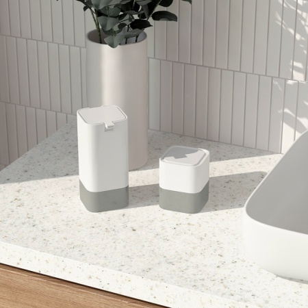 Диспенсер для жидкого мыла 430мл Tyer белый/серый детальная картинка 