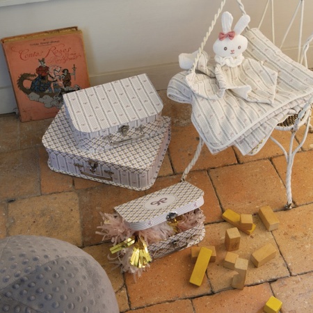 Мягкая игрушка для детей - кролик 46x35.5x4см Petit Carrousel детальная картинка 