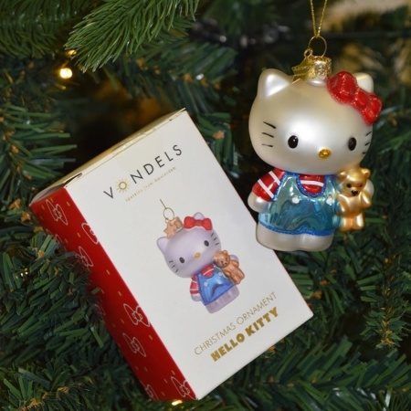 Новогоднее украшение из стекла Vondels 'Hello Kitty в голубом с мишкой' 9см – в подарочной коробке детальная картинка 
