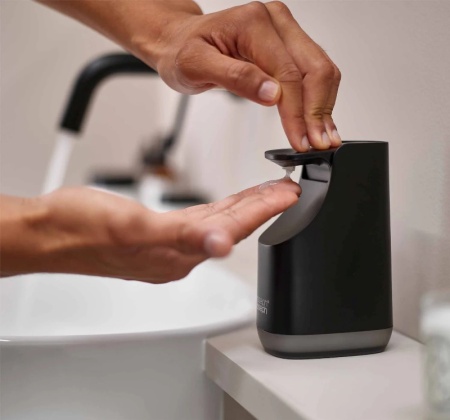 Диспенсер для мыла Slim Compact черный - 70602 Joseph Joseph детальная картинка 