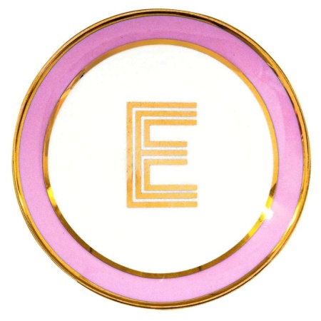 Блюдце Library золотая буква «E» (розового цвета) детальная картинка 