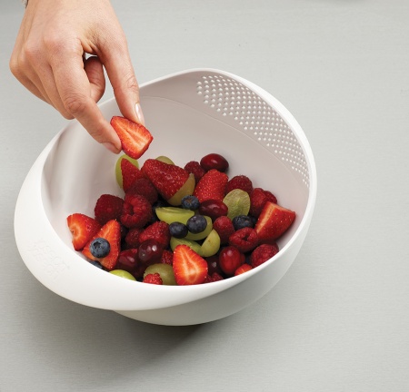 Многофункциональная миска-дуршлаг Prep&Serve зеленая - 40063 Joseph Joseph детальная картинка 