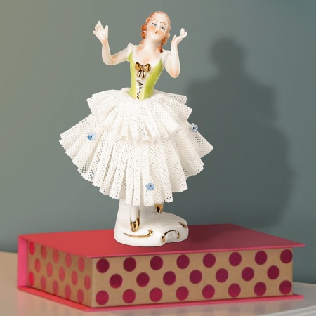 Статуэтка "Танец в зеленом" детальная картинка 