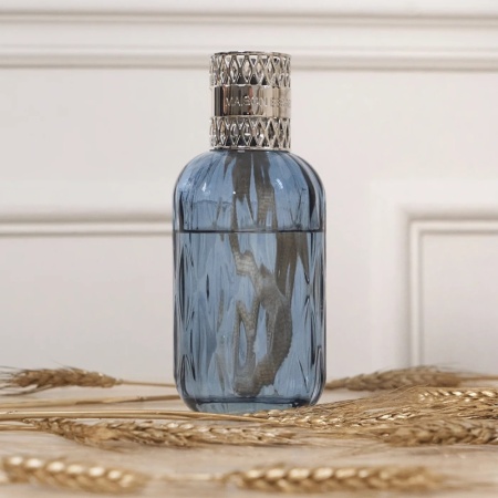 Подарочный набор «‎Квинтэссенция» голубая лампа Берже и аромат «‎Золотая пшеница» (Golden Wheat) 250мл детальная картинка 