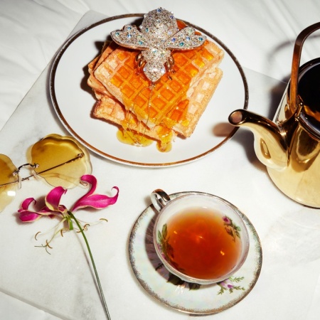 Новогоднее украшение из стекла Vondels "Золотая пчела с бриллиантами" 12см детальная картинка 