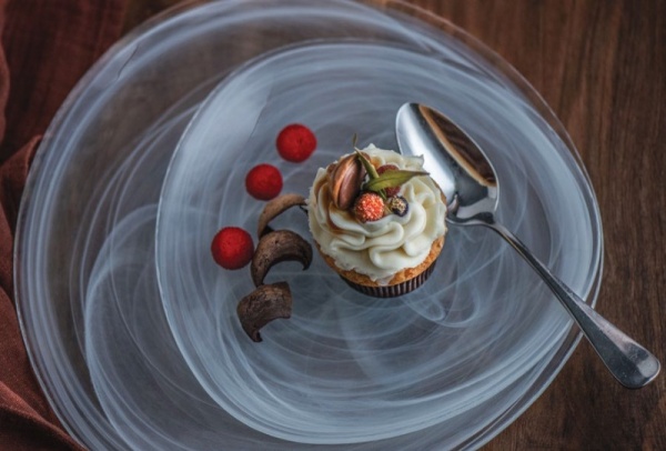 Фото Блюдо стеклянное 21x21x(h)2.5см Tria белый дым