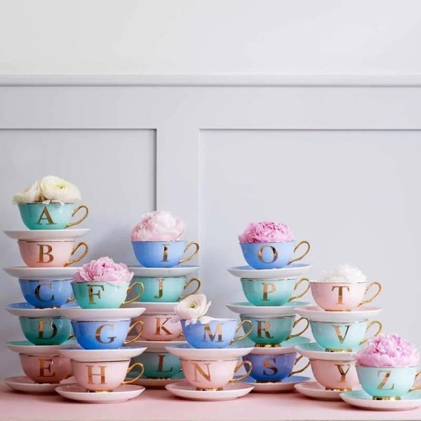 Фото Чашка c блюдцем «Bloomsbury» золотая буква «S» (голубого цвета)