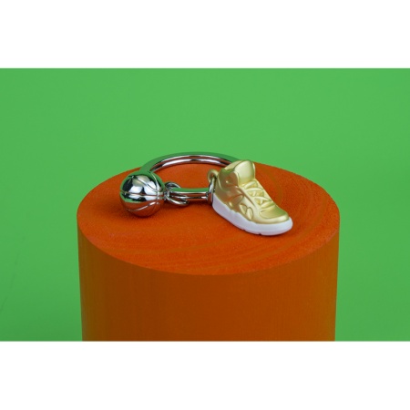 Брелок для ключей "Баскетбольный мяч и кроссовок" детальная картинка 