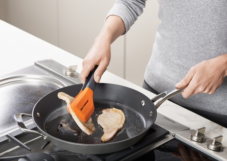 Щипцы для гриля Turner Tongs серые/оранжевые - 10142 Joseph Joseph детальная картинка 