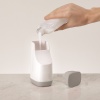 Диспенсер для мыла Slim Compact белый/серый - 70512 Joseph Joseph детальная картинка 