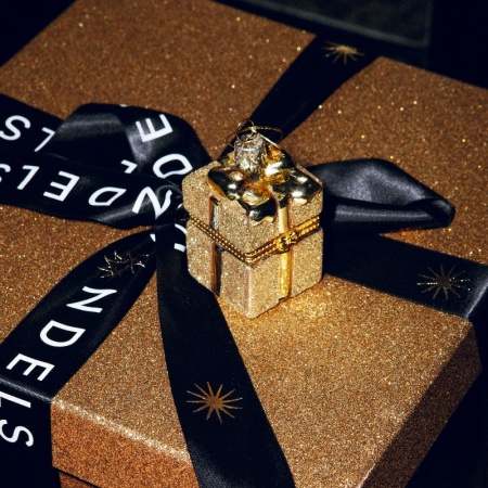 Новогоднее украшение из стекла Vondels "Золотой подарок" 5.5см детальная картинка 