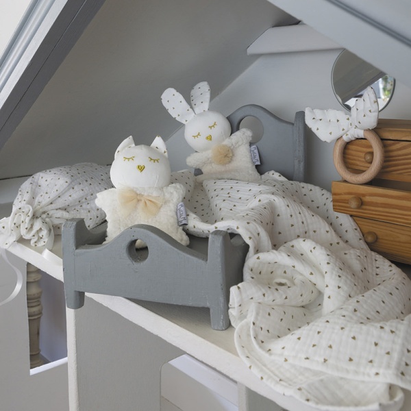 Фото Мягкая игрушка - погремушка для детей - кролик, Petit Carrousel